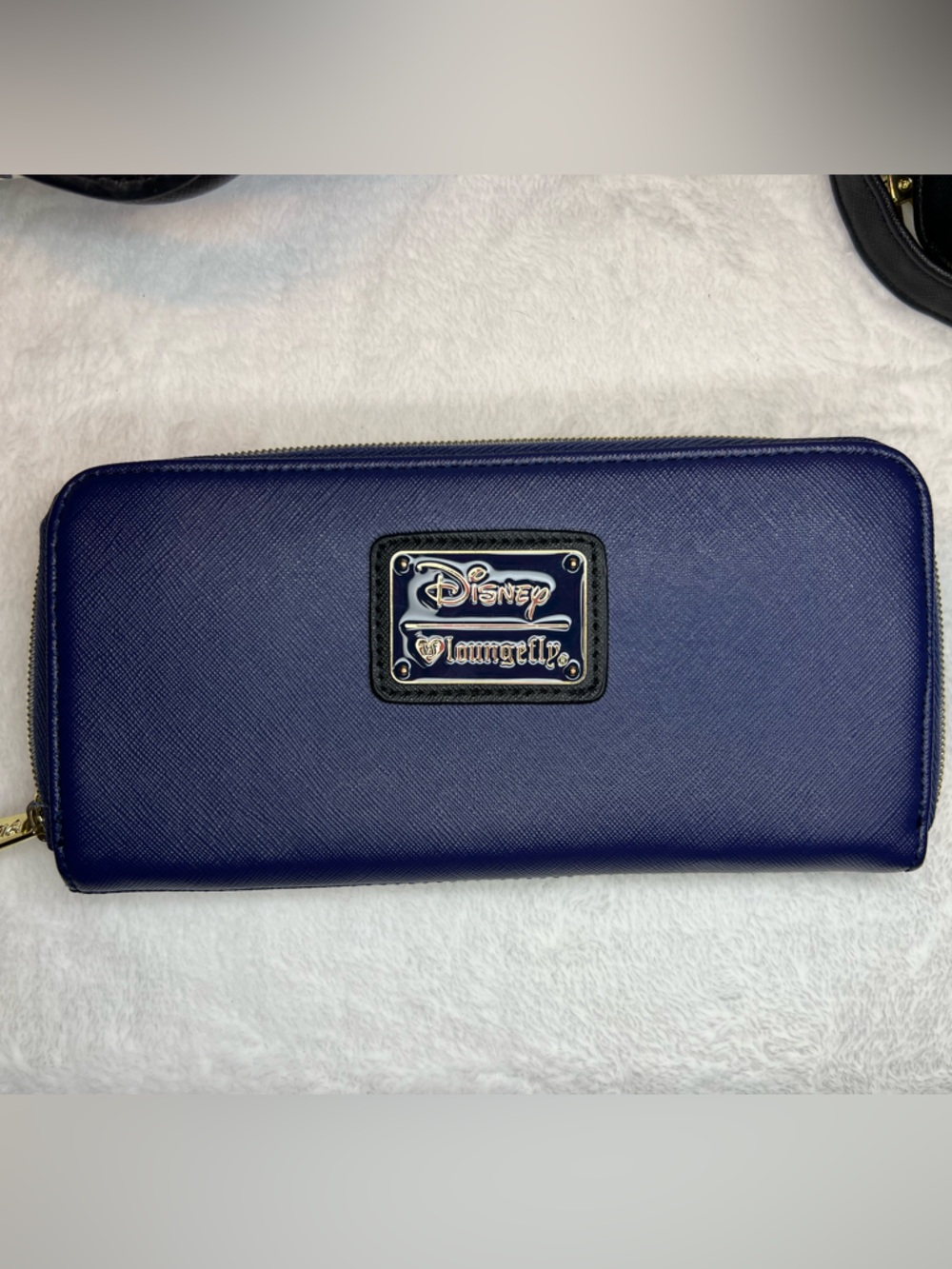 Loungefly Snow White Satchel/crossbody and wallet EU - Picture 8 of 11